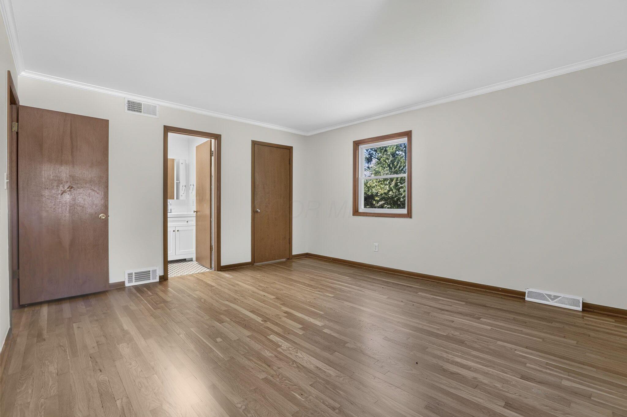 201 Chaucer Court Property Photo 37