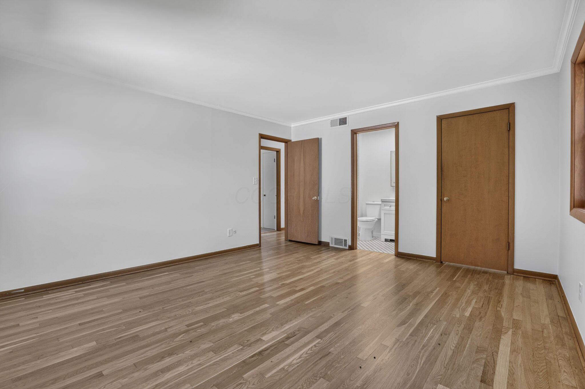 201 Chaucer Court Property Photo 38
