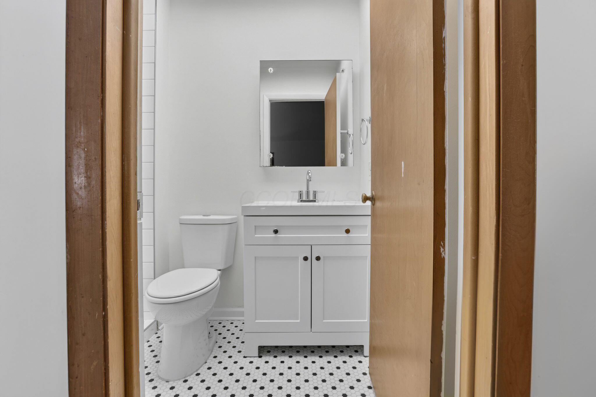 201 Chaucer Court Property Photo 39