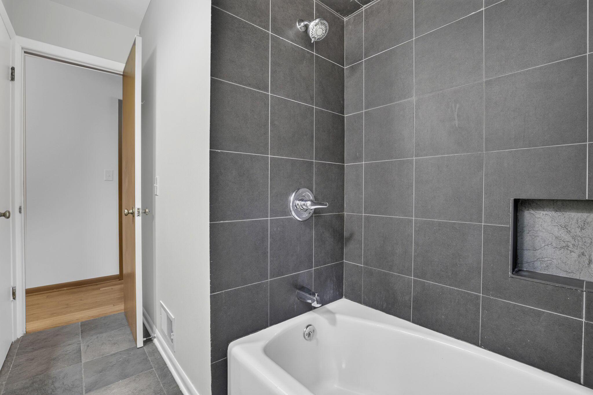 201 Chaucer Court Property Photo 46