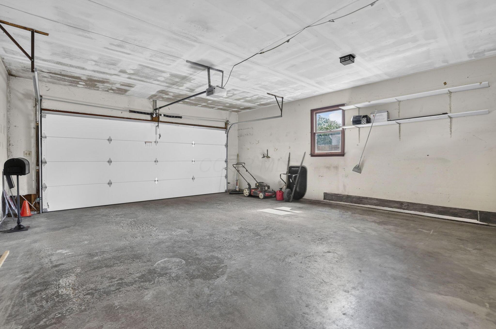 201 Chaucer Court Property Photo 57