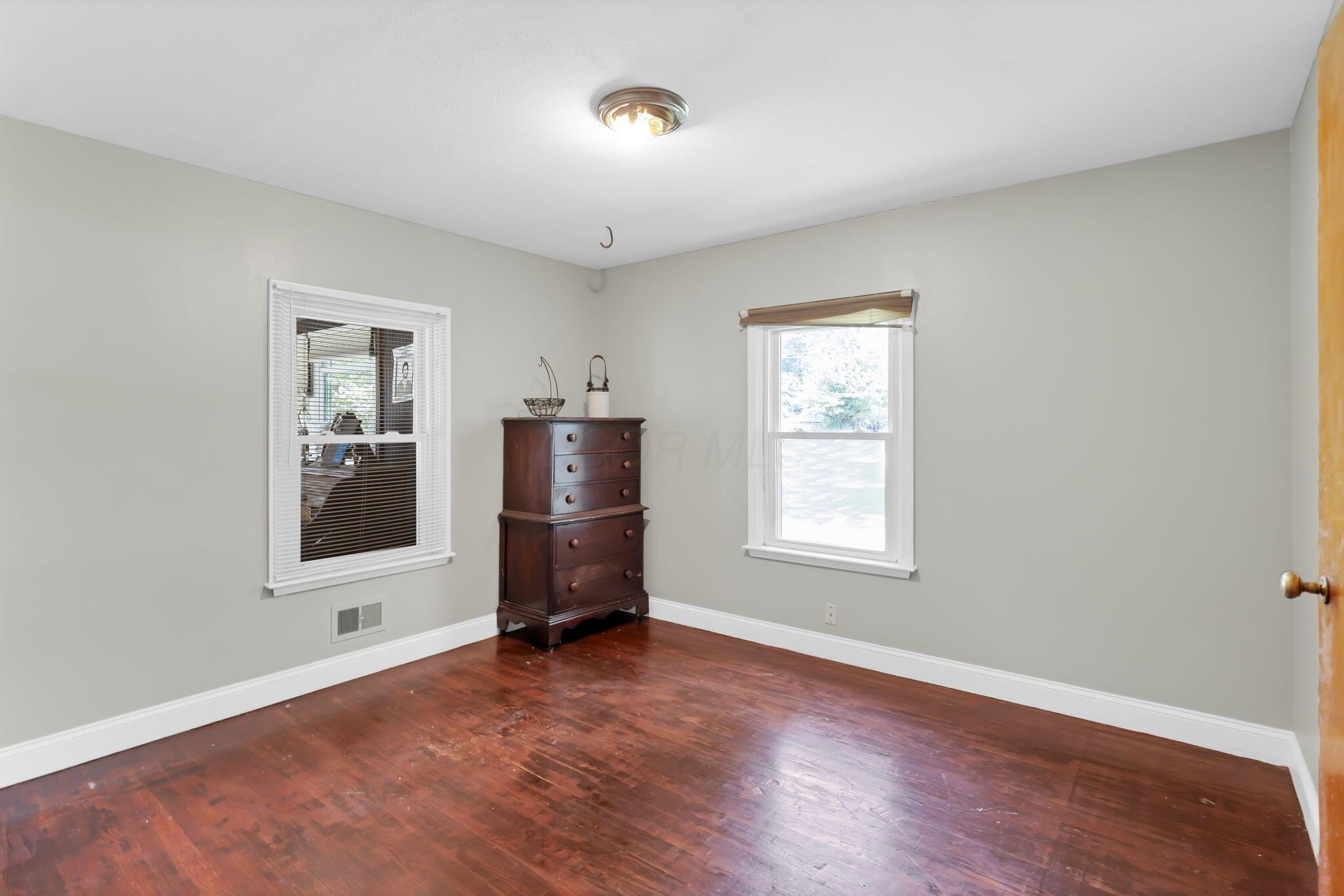521 E Johnstown Road Property Photo 17