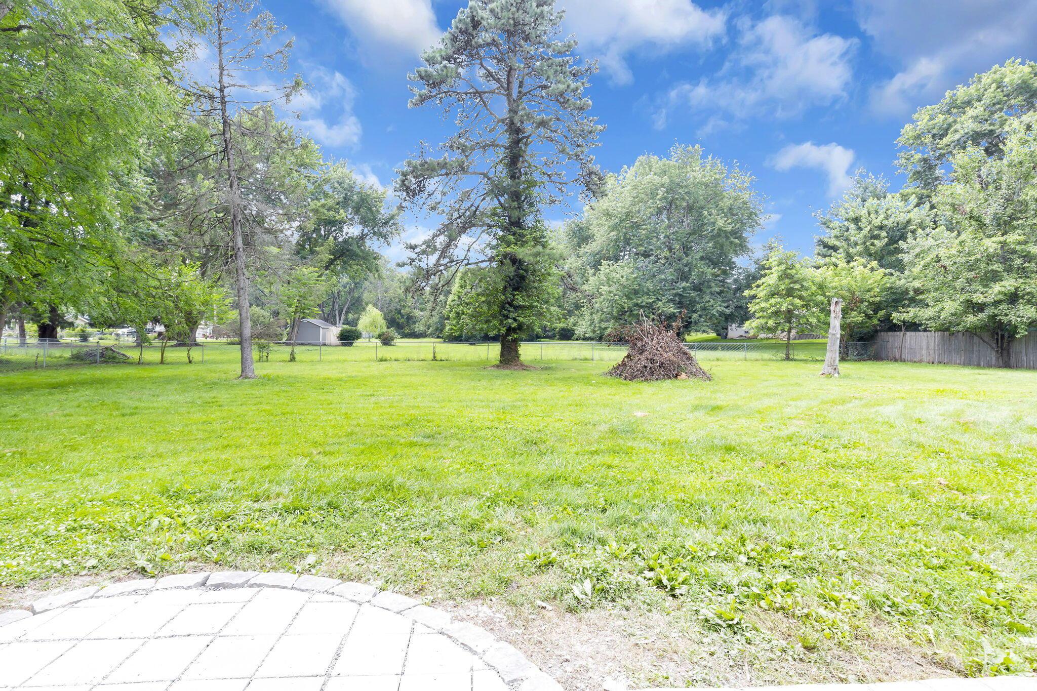 521 E Johnstown Road Property Photo 28