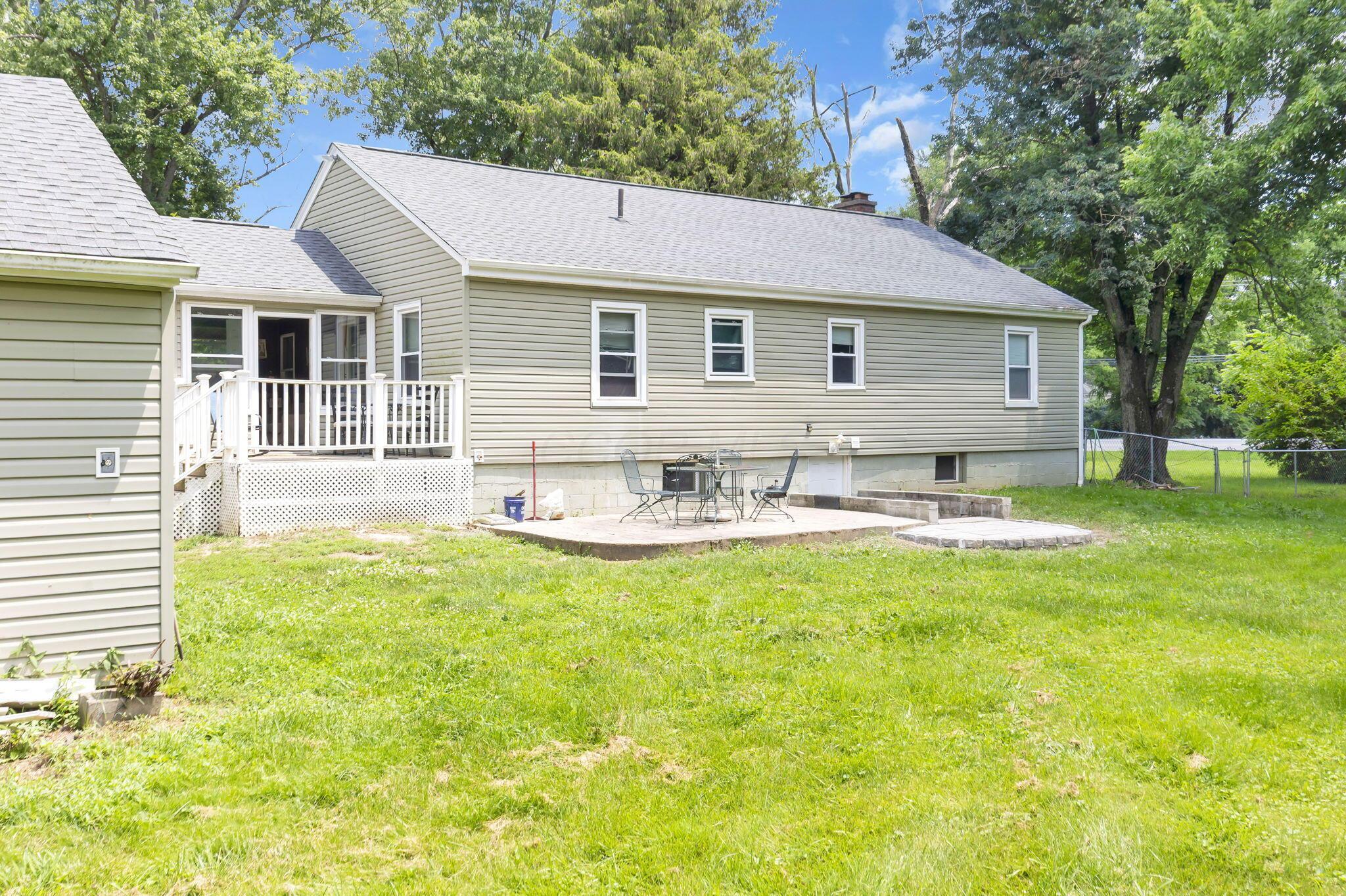 521 E Johnstown Road Property Photo 30