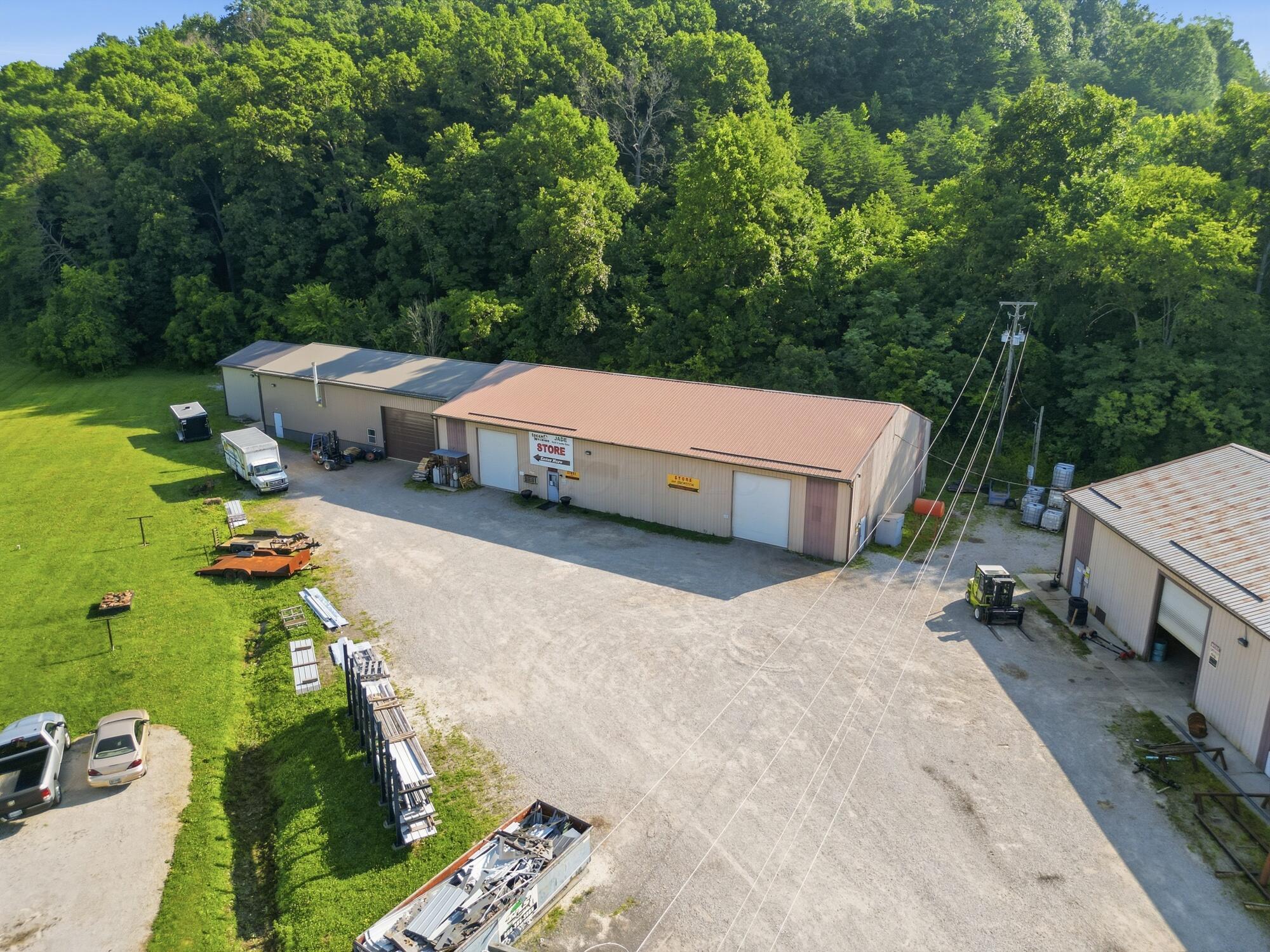 37062 Hocking Drive Property Photo 4