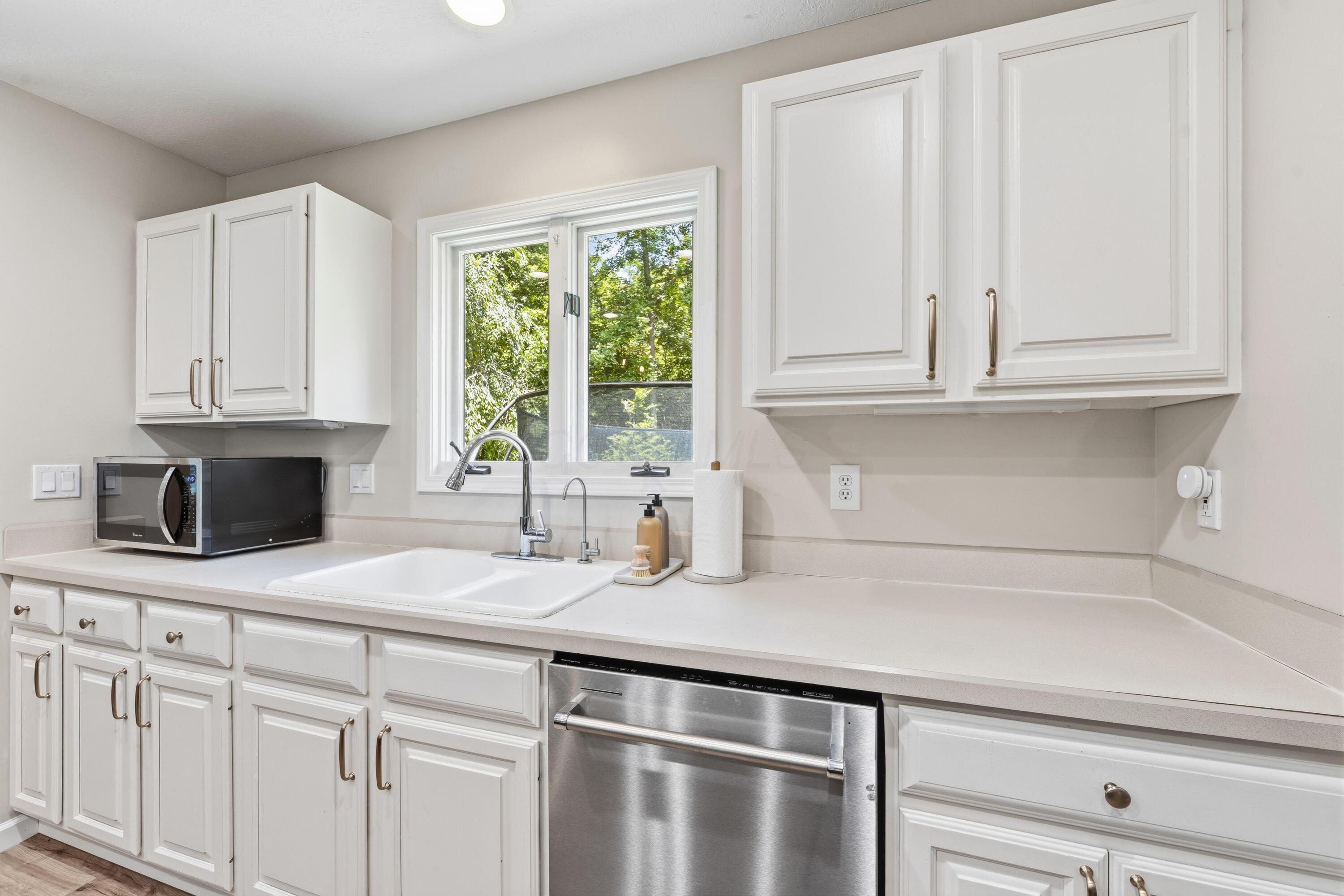 9043 Long Road Property Photo 10