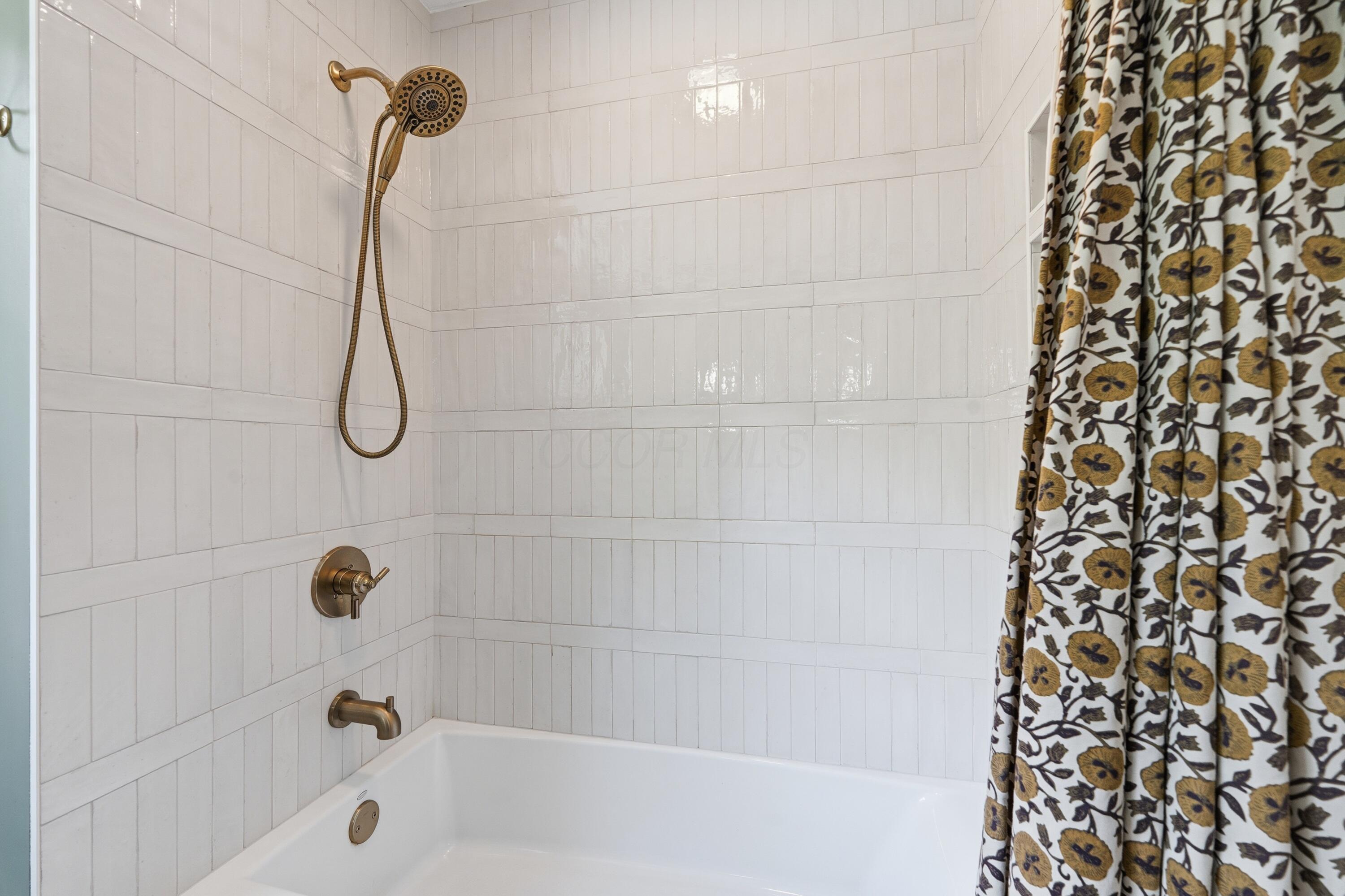 9043 Long Road Property Photo 22