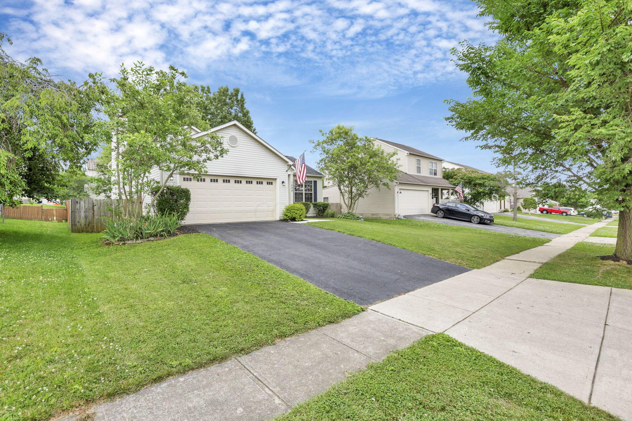 1688 Tecumseh Drive Property Photo 3