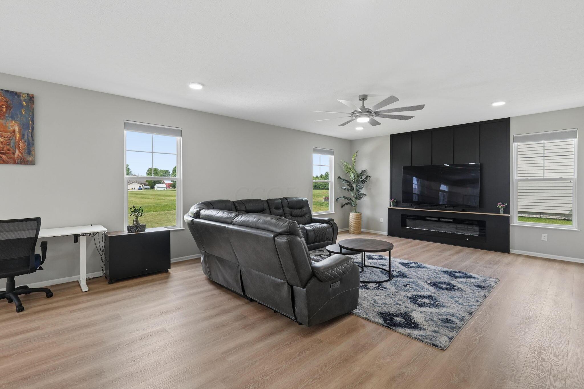 2729 Henshaw Drive Property Photo 9