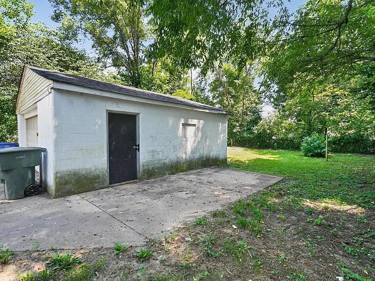 1217 Smith Road Property Photo 2