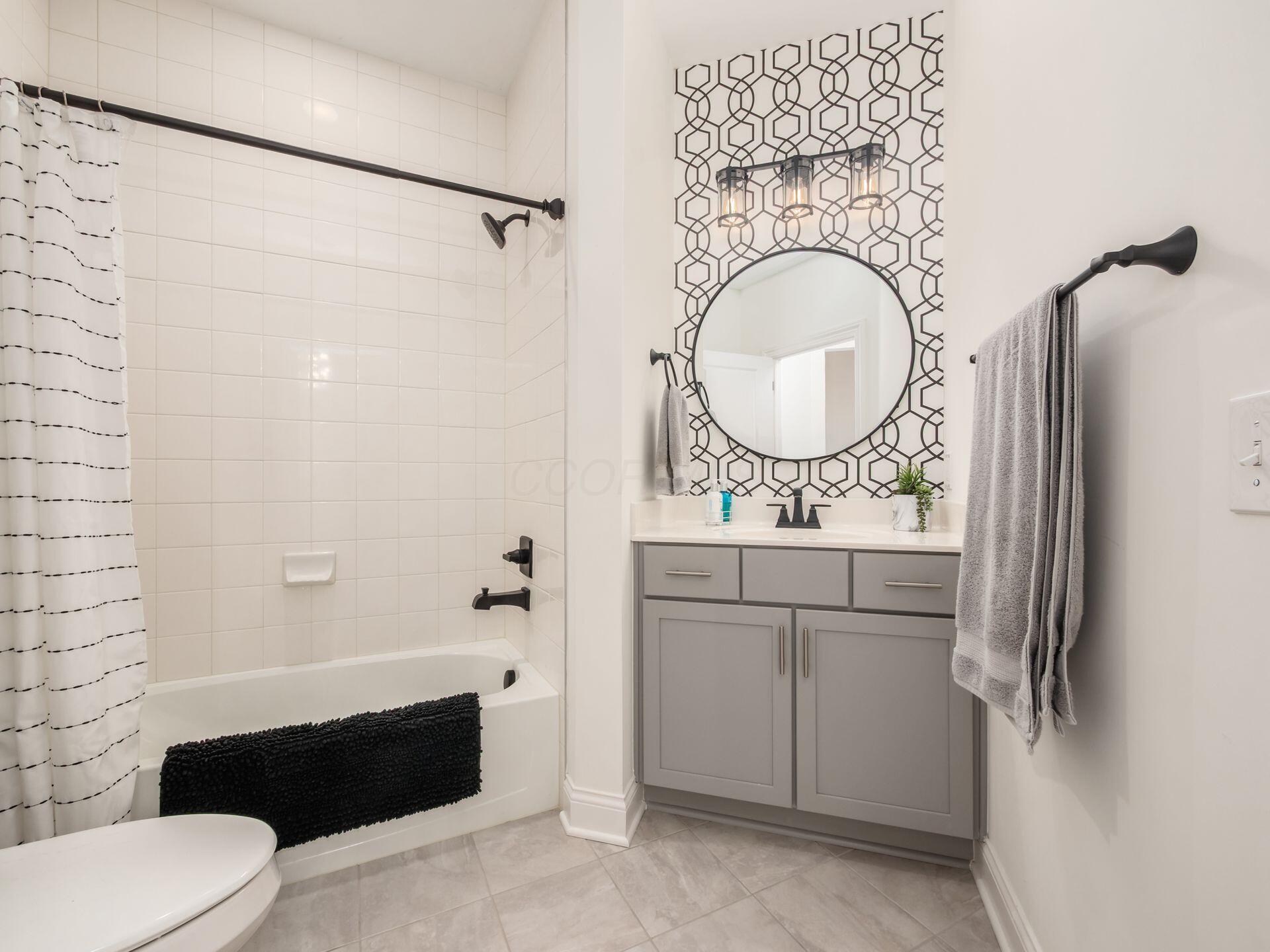 10232 Hyland Run Property Photo 7