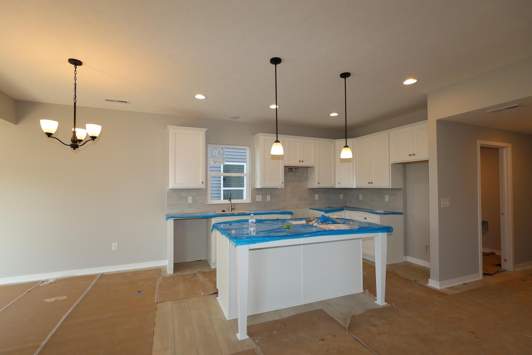 5924 Creekview Drive Property Photo 3