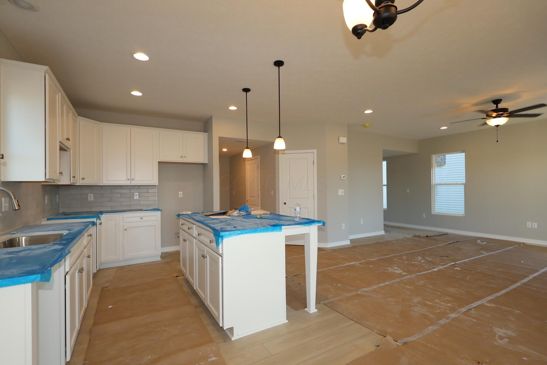 5924 Creekview Drive Property Photo 5