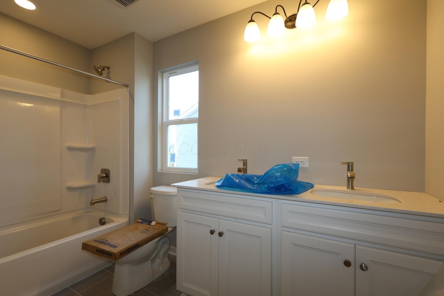 5924 Creekview Drive Property Photo 8