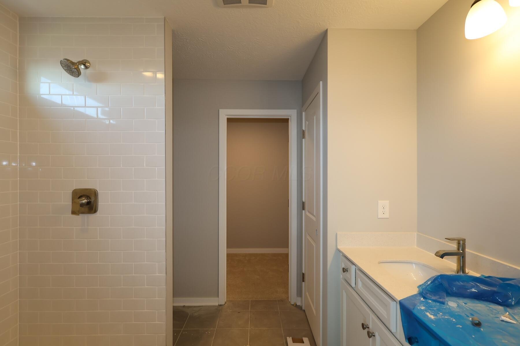 5924 Creekview Drive Property Photo 12