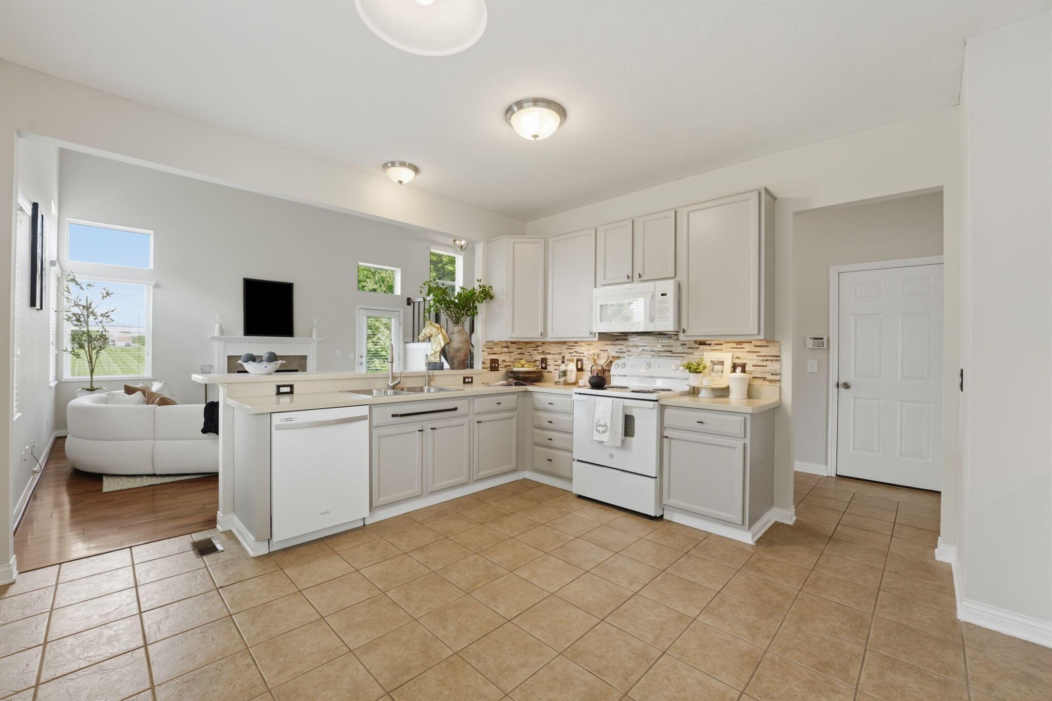 693 Brevard Circle Property Photo 12
