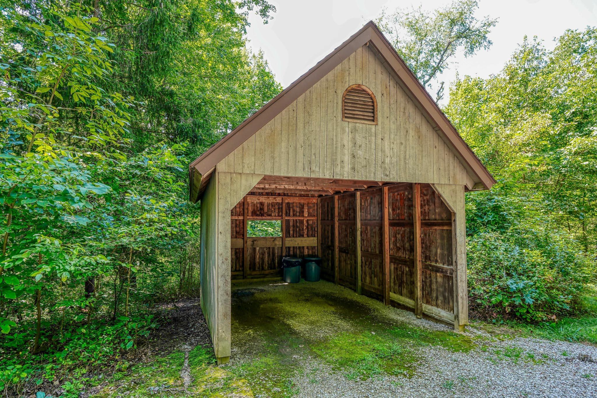 21221 Sterling Road Property Photo 9