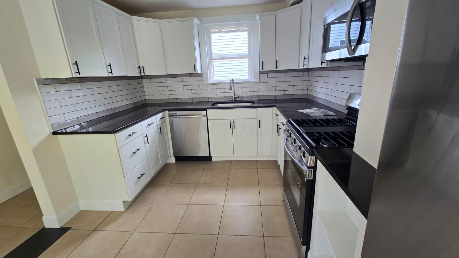 1156 S Champion Avenue Property Photo 6
