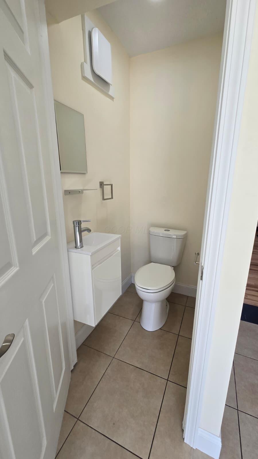 1156 S Champion Avenue Property Photo 10