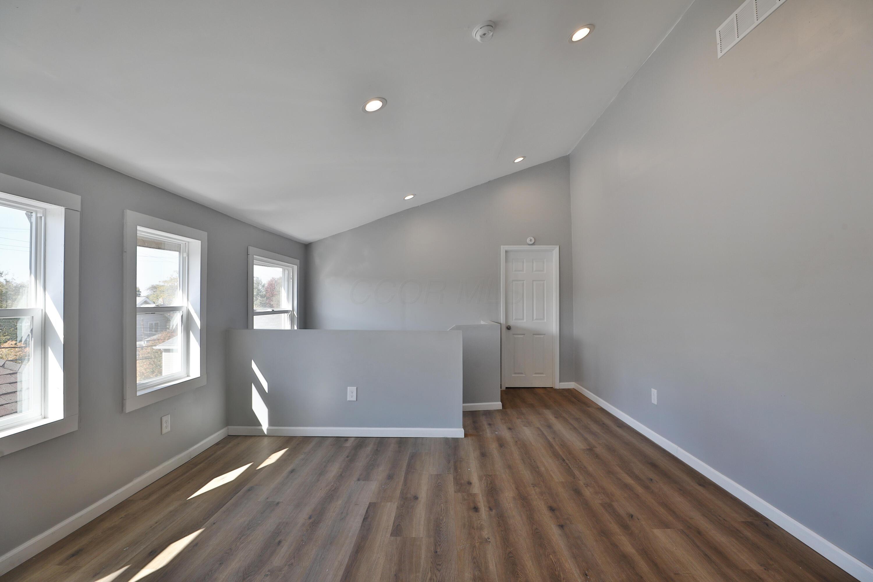 774 Sullivant Avenue Property Photo 37