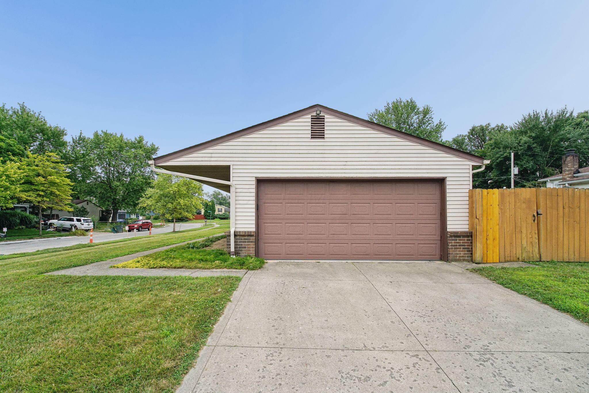 4909 Dunlap Road Property Photo 4