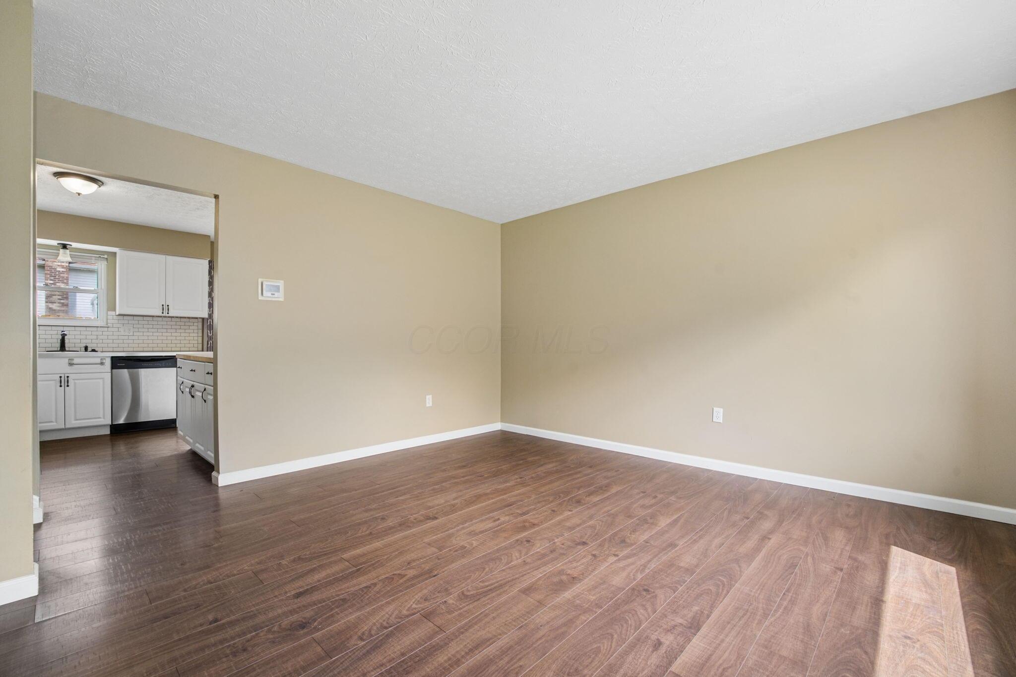 4909 Dunlap Road Property Photo 6