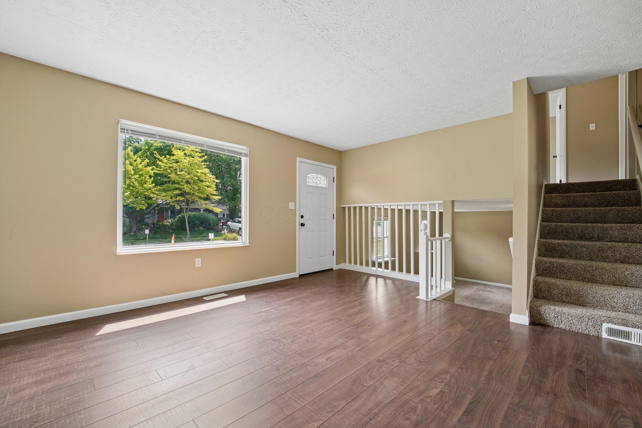 4909 Dunlap Road Property Photo 7