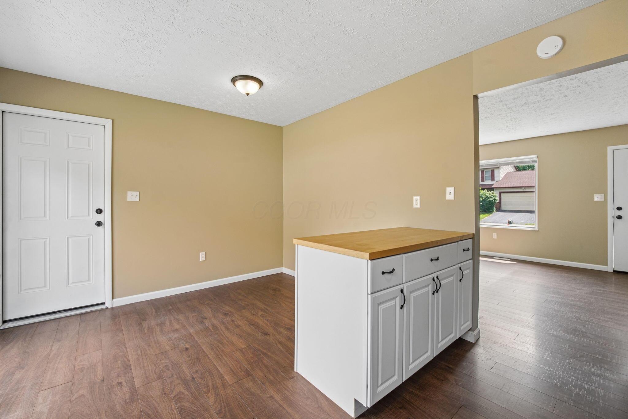 4909 Dunlap Road Property Photo 9