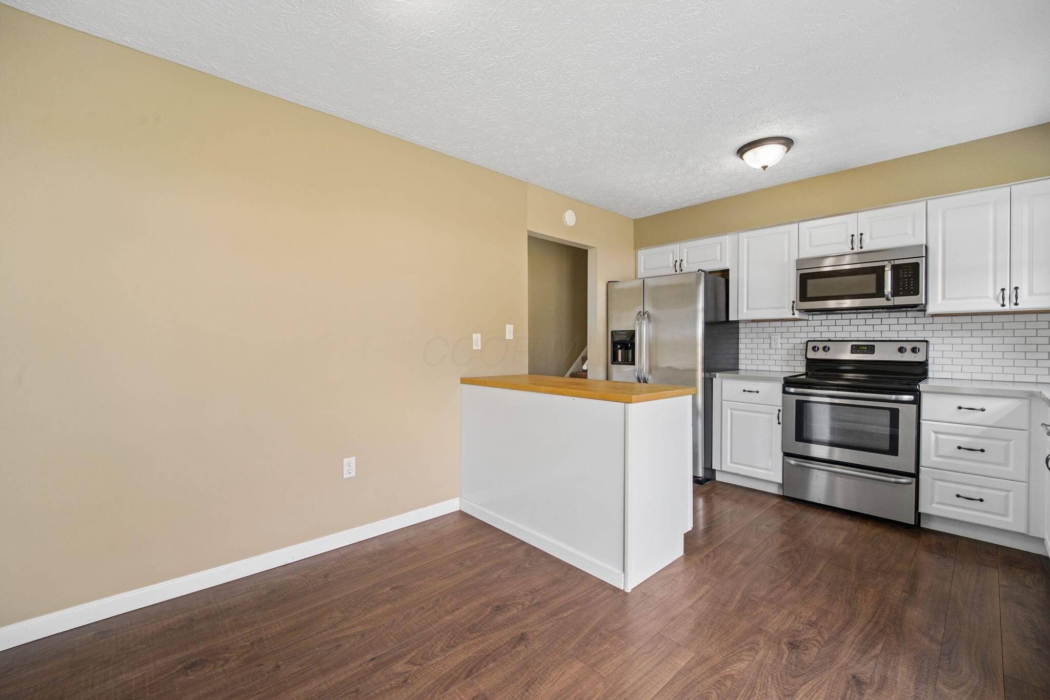 4909 Dunlap Road Property Photo 10