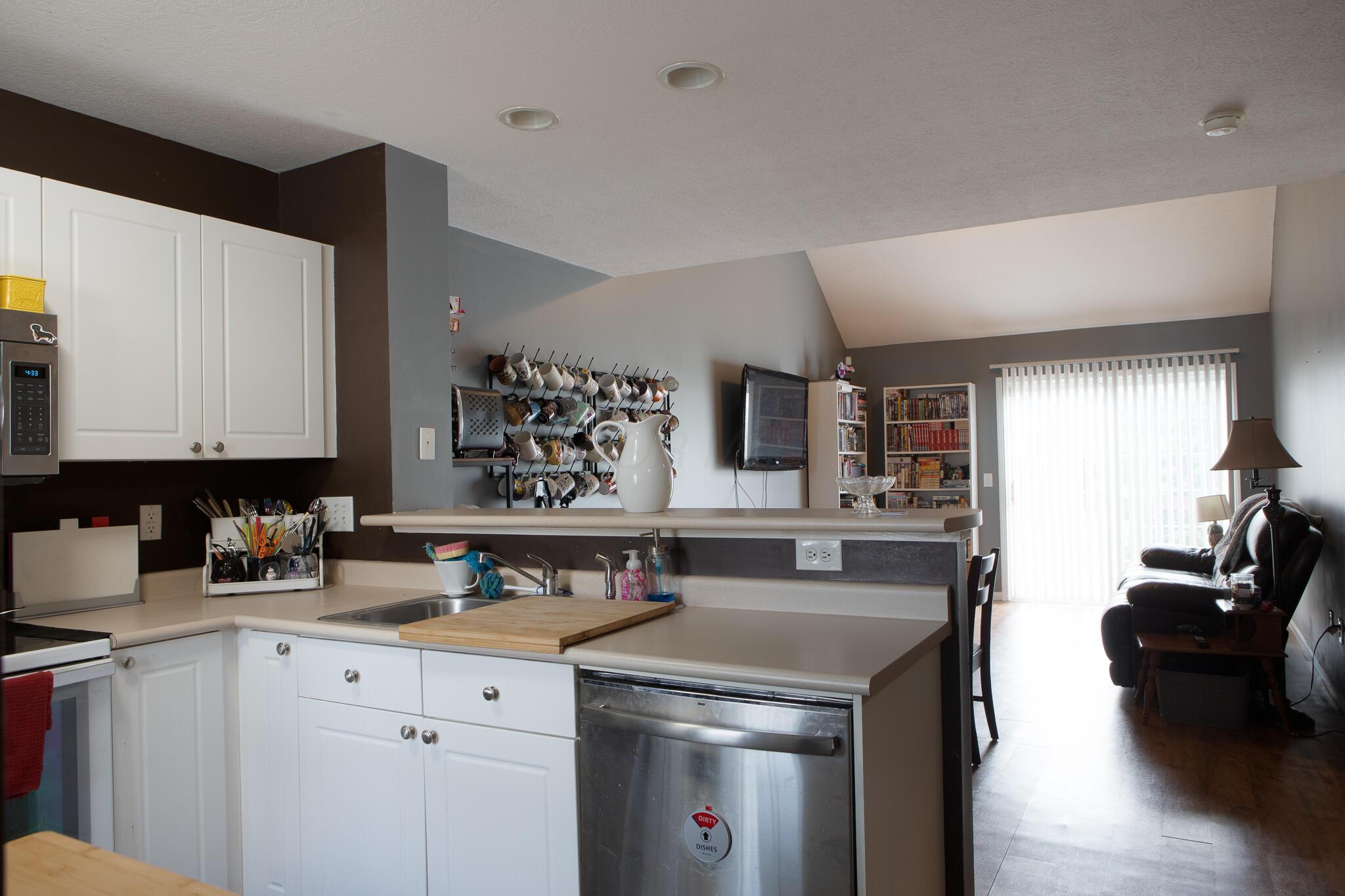 211 Bollingen Property Photo 2