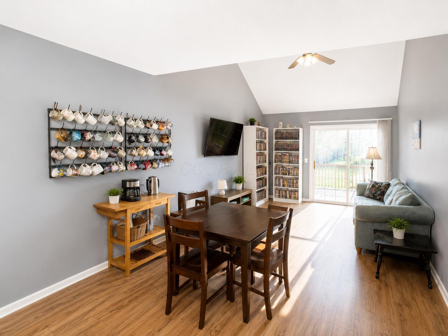 211 Bollingen Property Photo 4