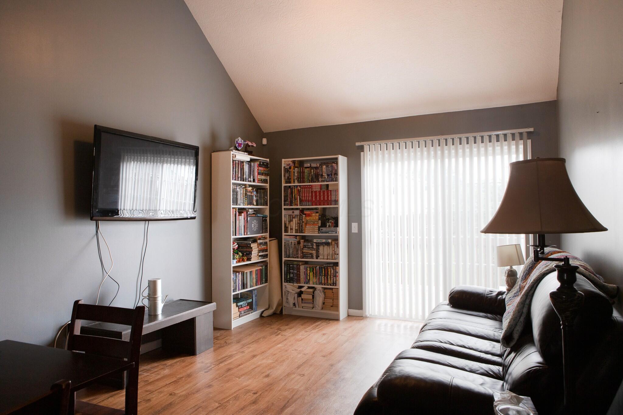 211 Bollingen Property Photo 4