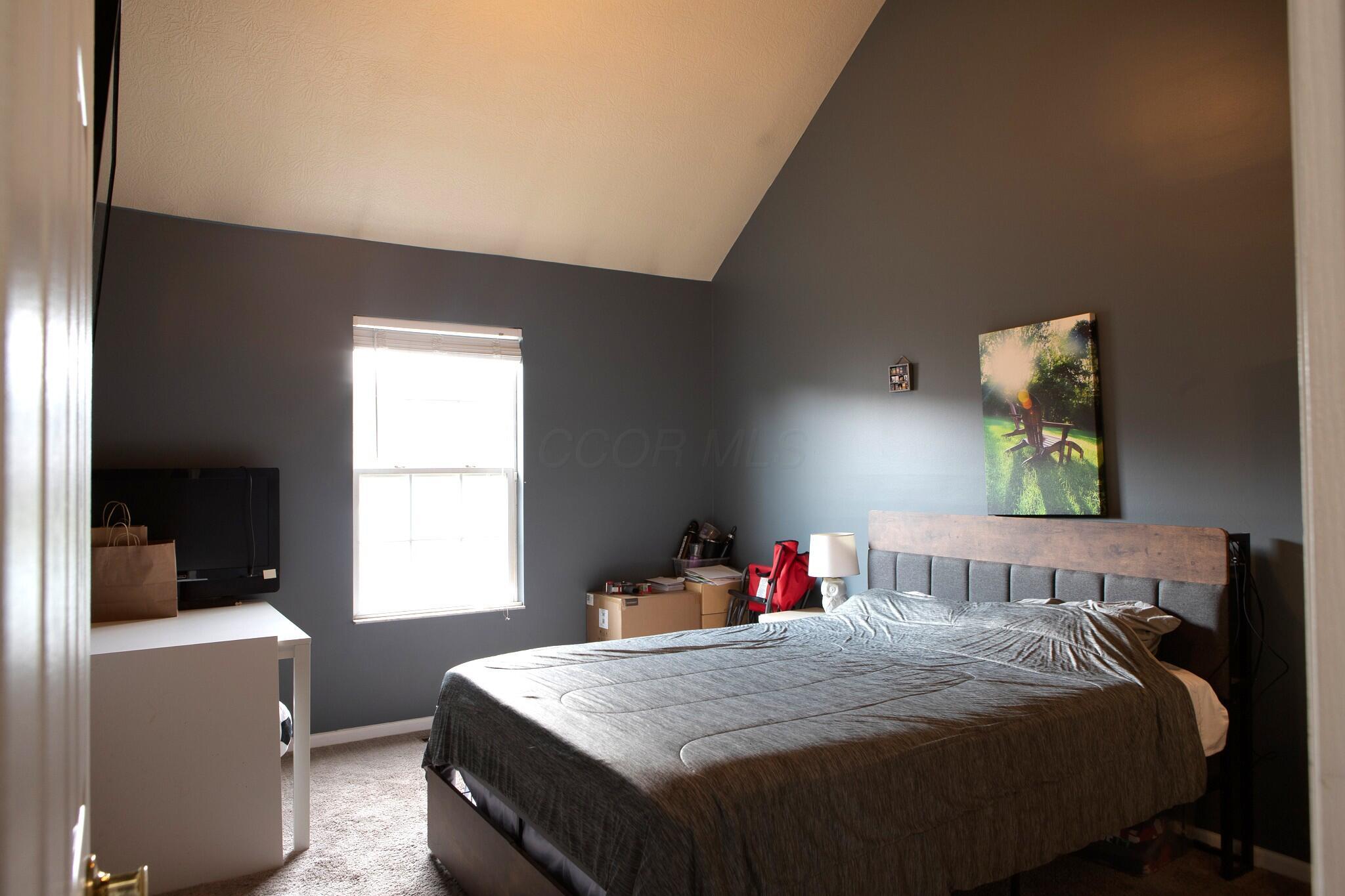 211 Bollingen Property Photo 5