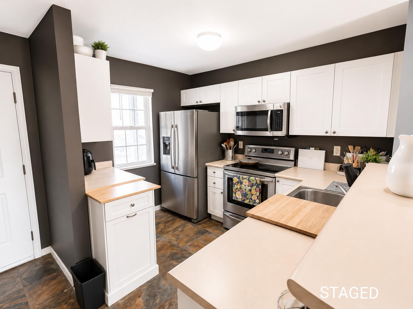 211 Bollingen Property Photo 8