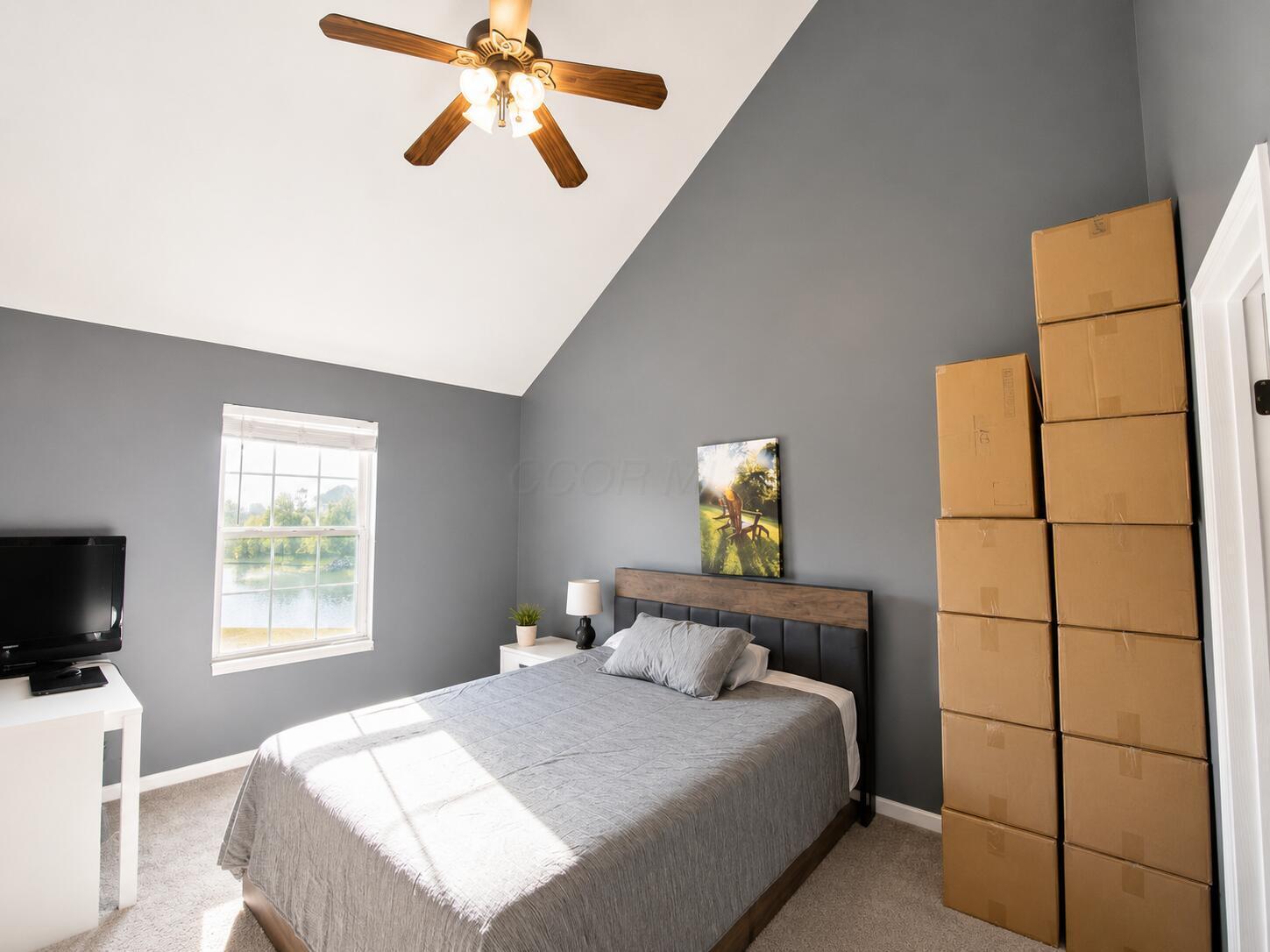 211 Bollingen Property Photo 10