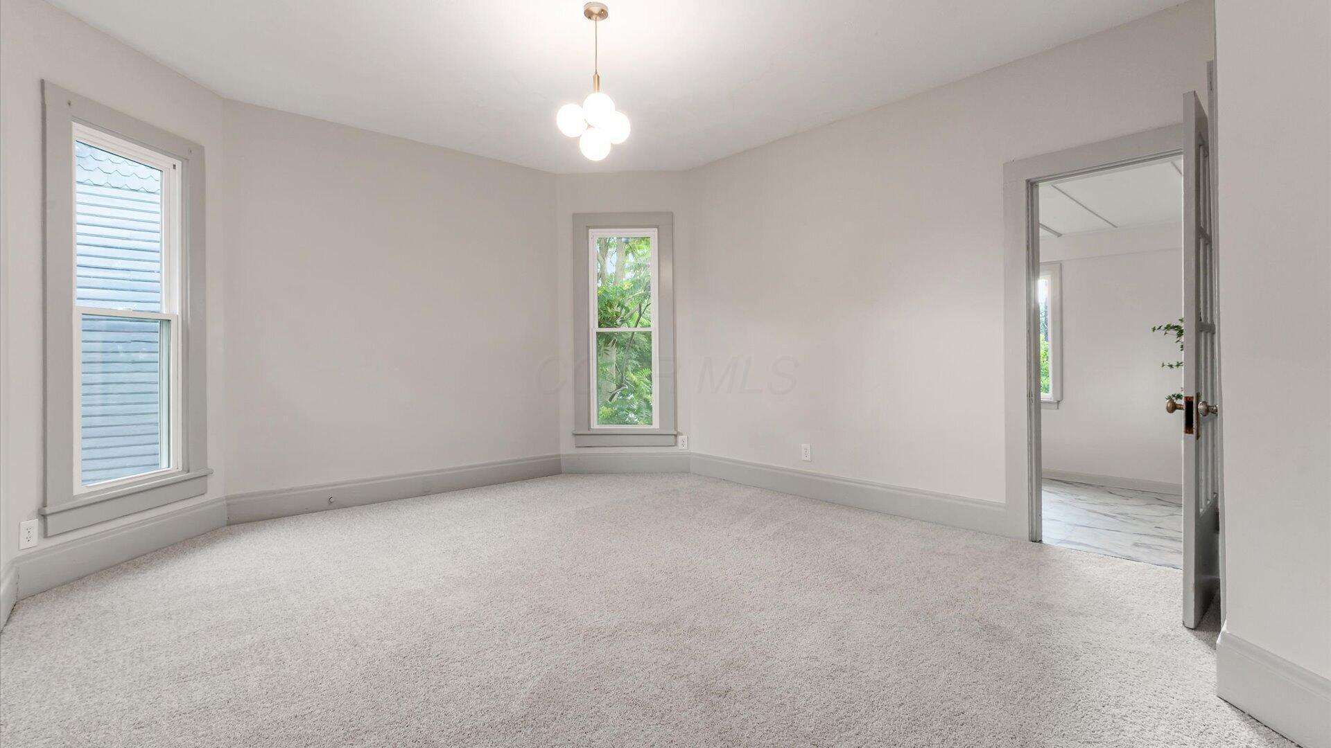 423 Hudson Avenue Property Photo 25