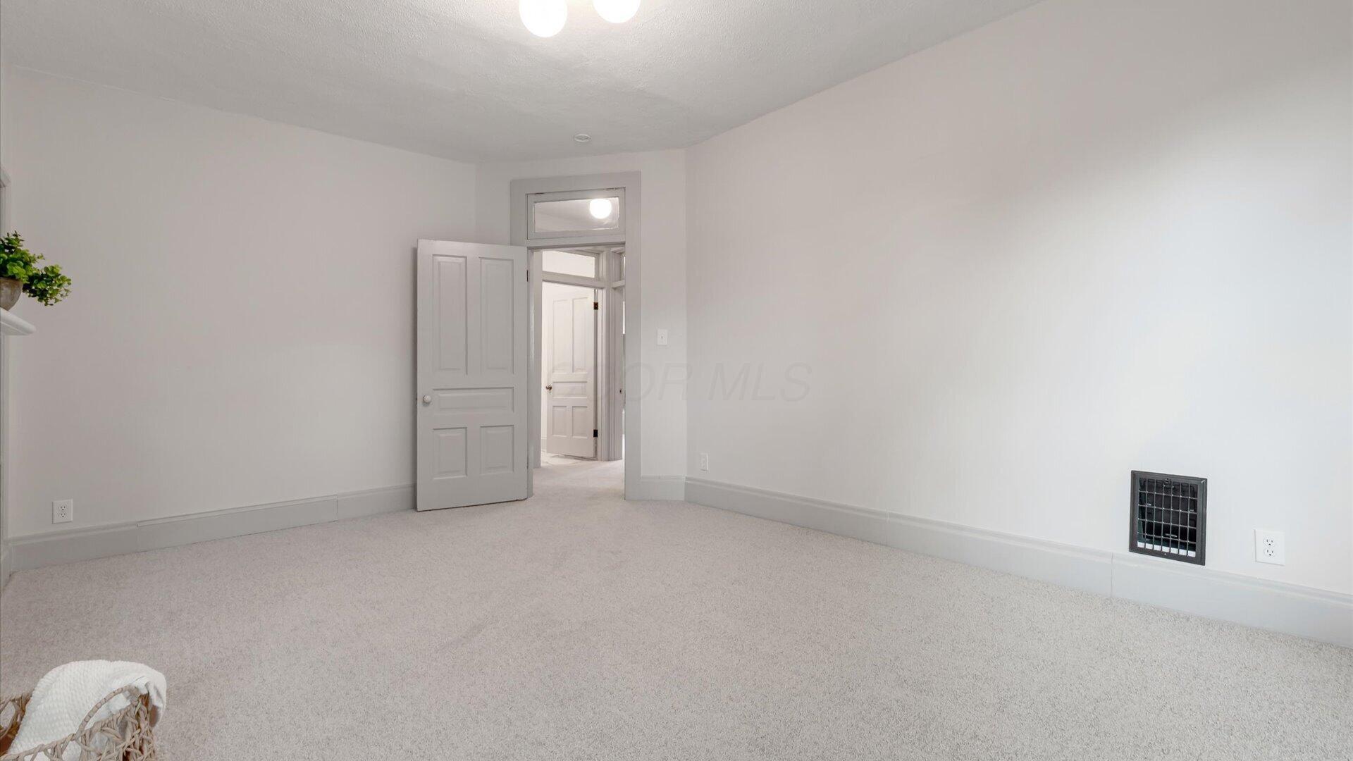 423 Hudson Avenue Property Photo 32