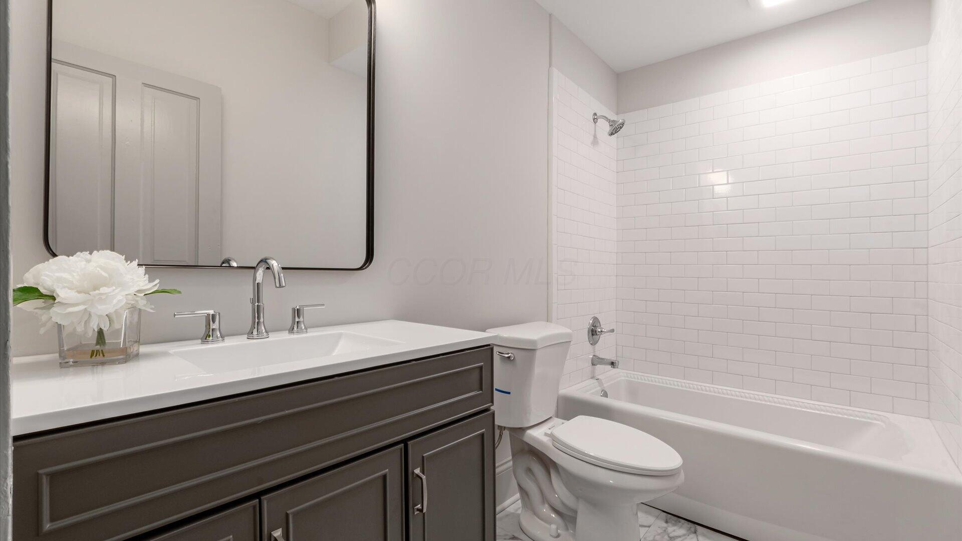 423 Hudson Avenue Property Photo 35