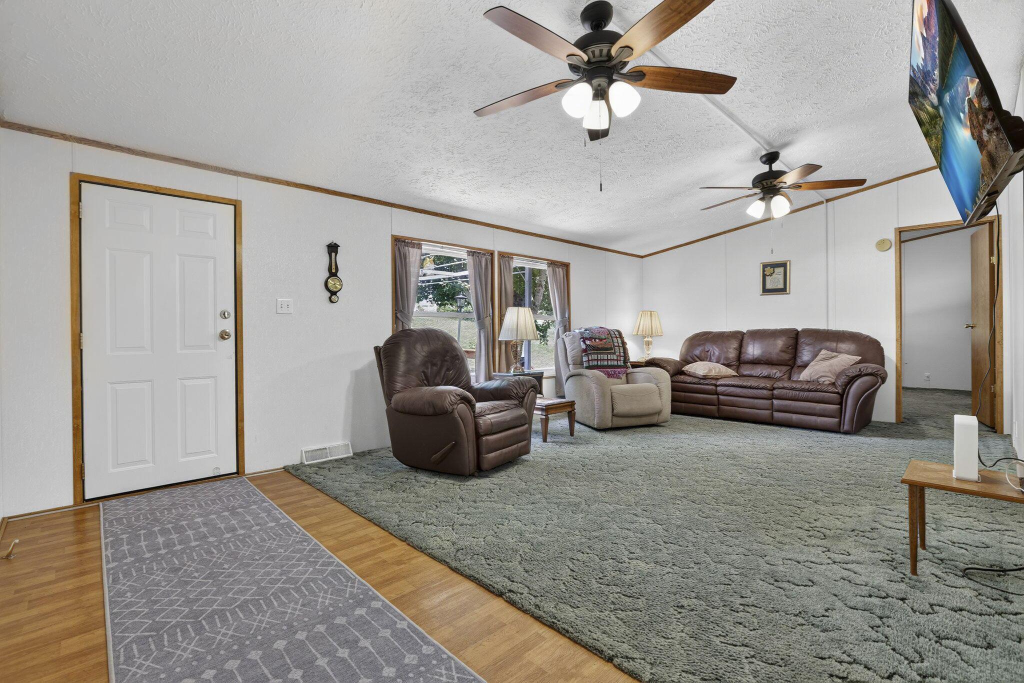 23393 Hideaway Drive Property Photo 9