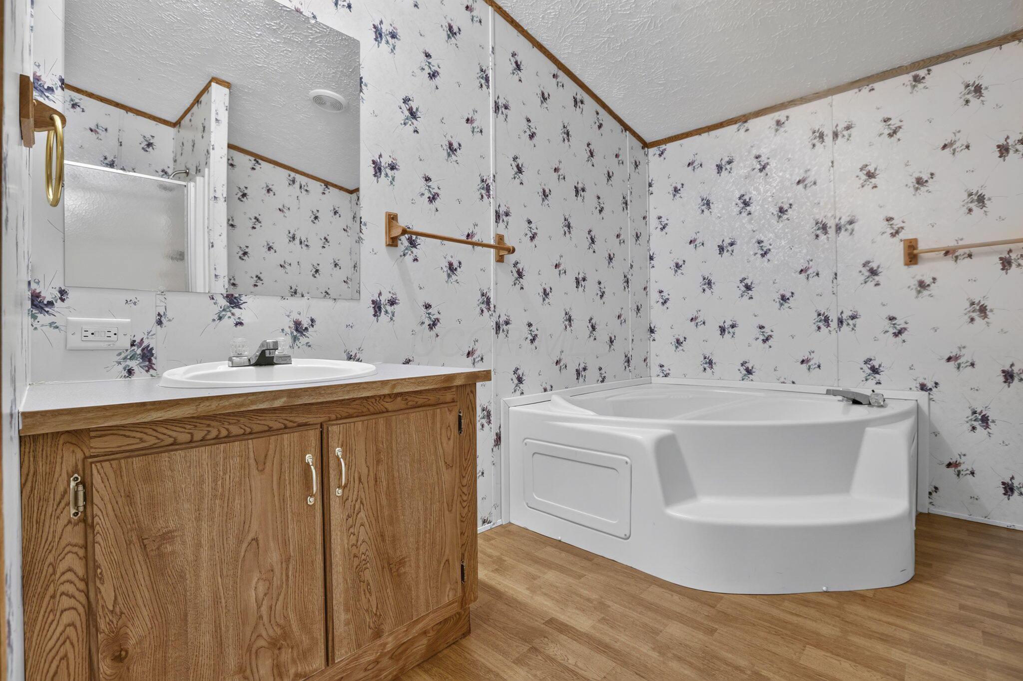 23393 Hideaway Drive Property Photo 32