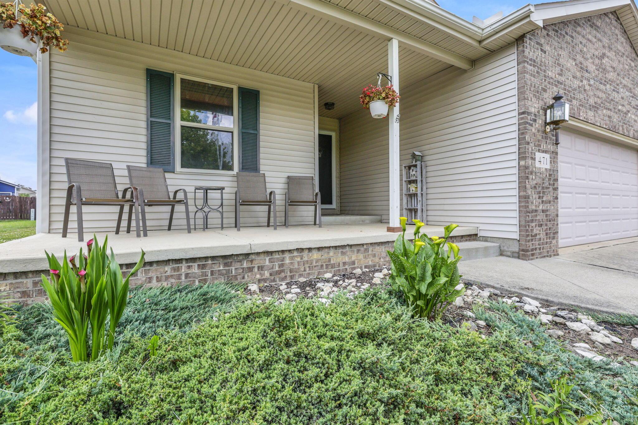 471 Danbury Drive Property Photo 2