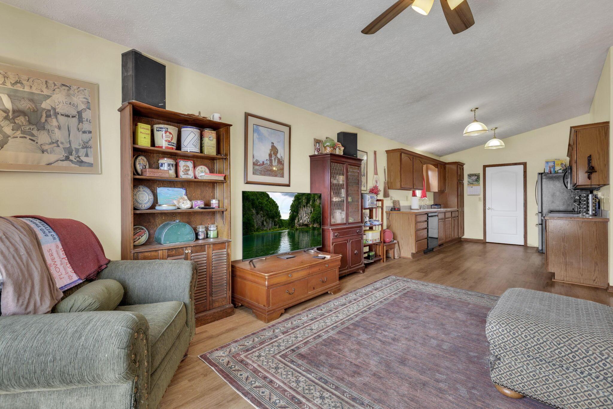 471 Danbury Drive Property Photo 7