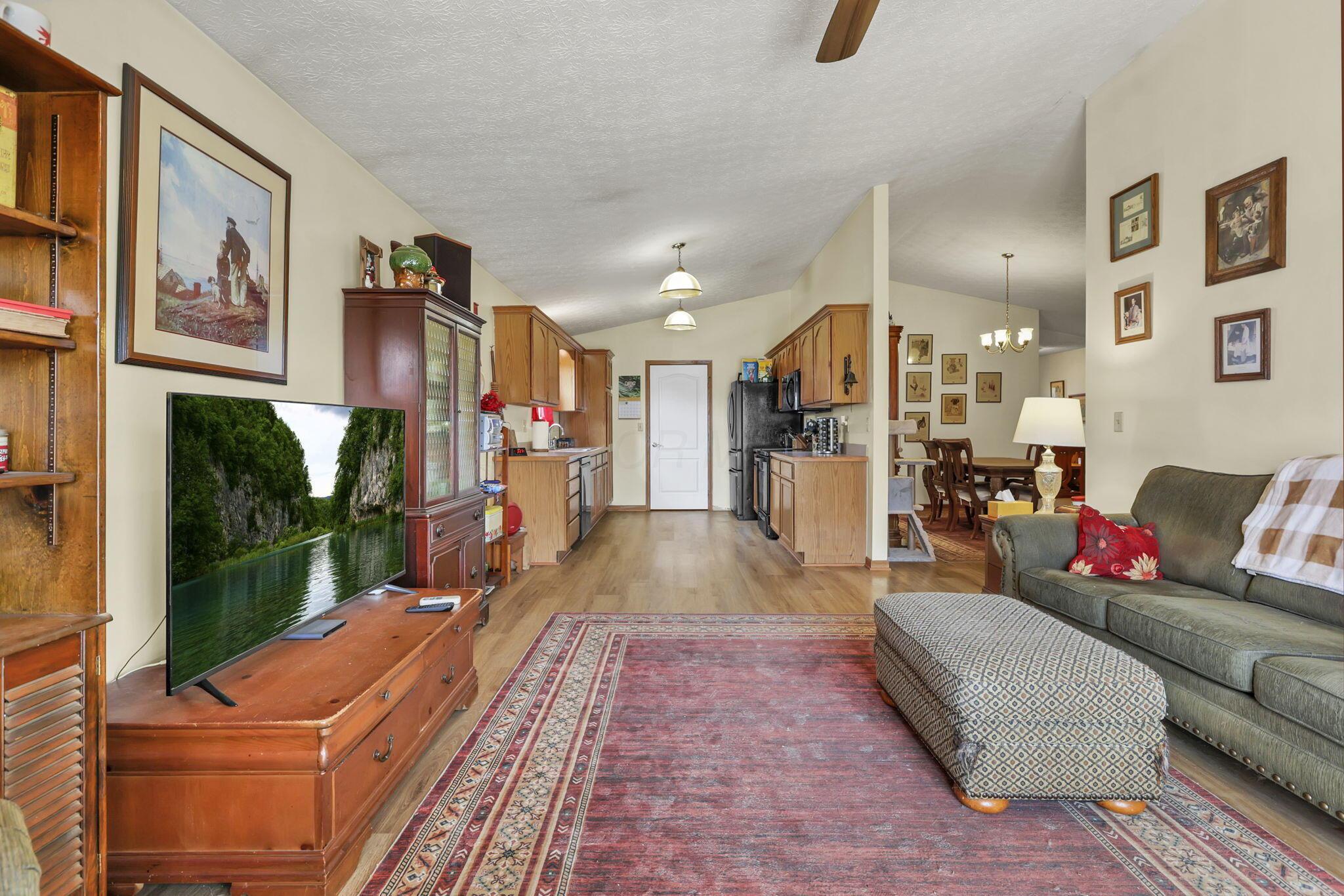 471 Danbury Drive Property Photo 8