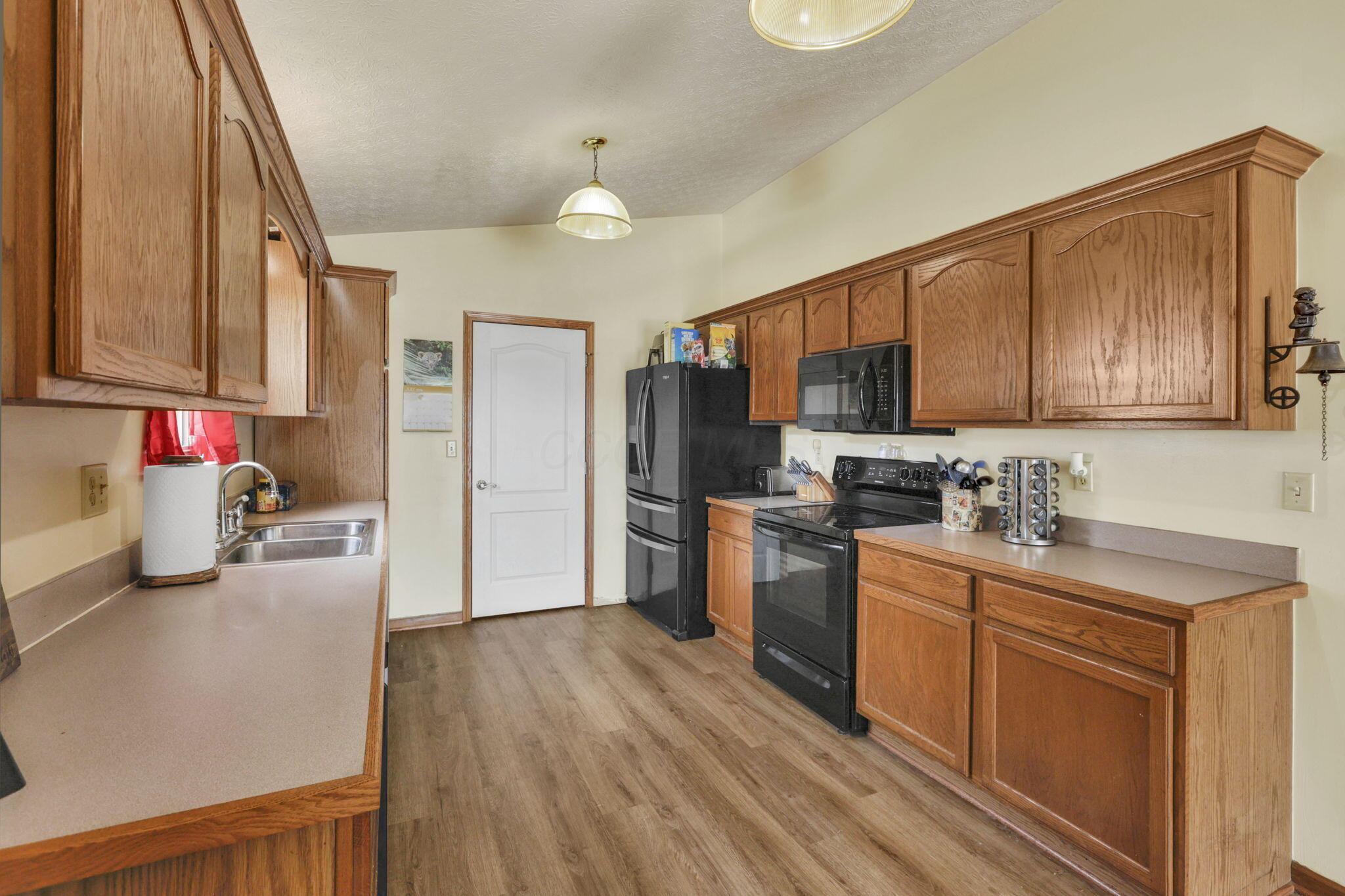 471 Danbury Drive Property Photo 13