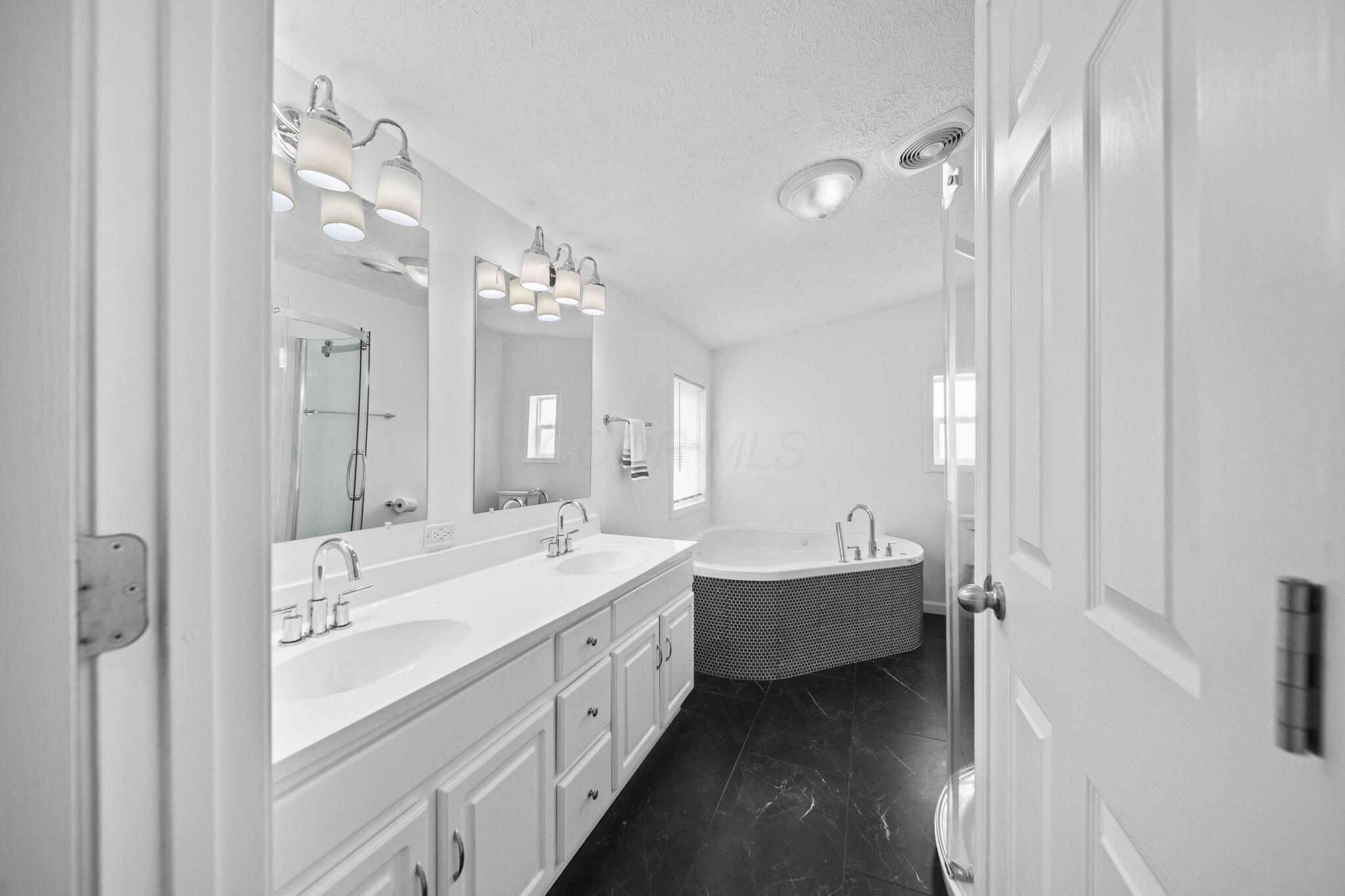 18635 Easton Road Property Photo 33