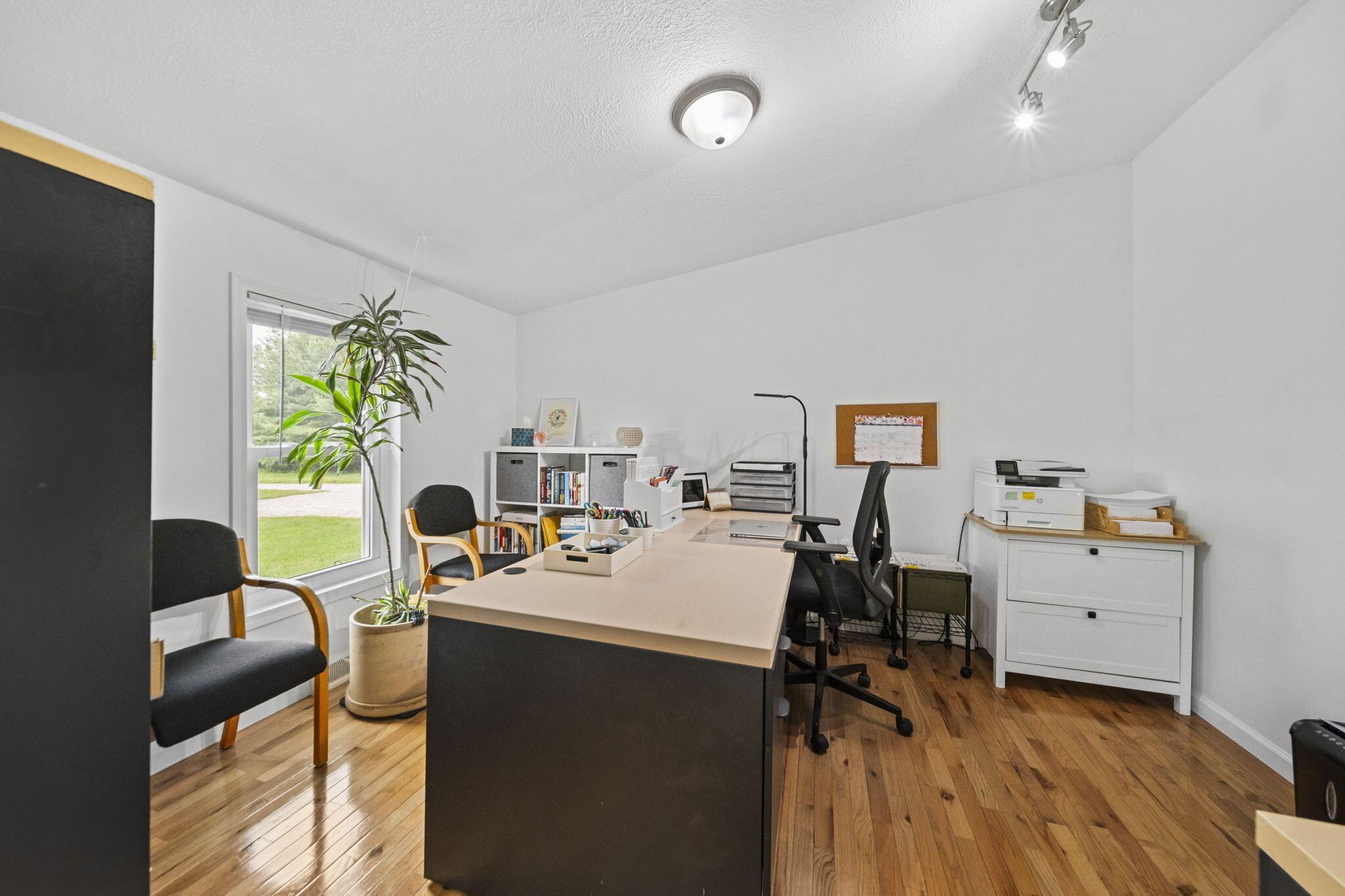 18635 Easton Road Property Photo 45