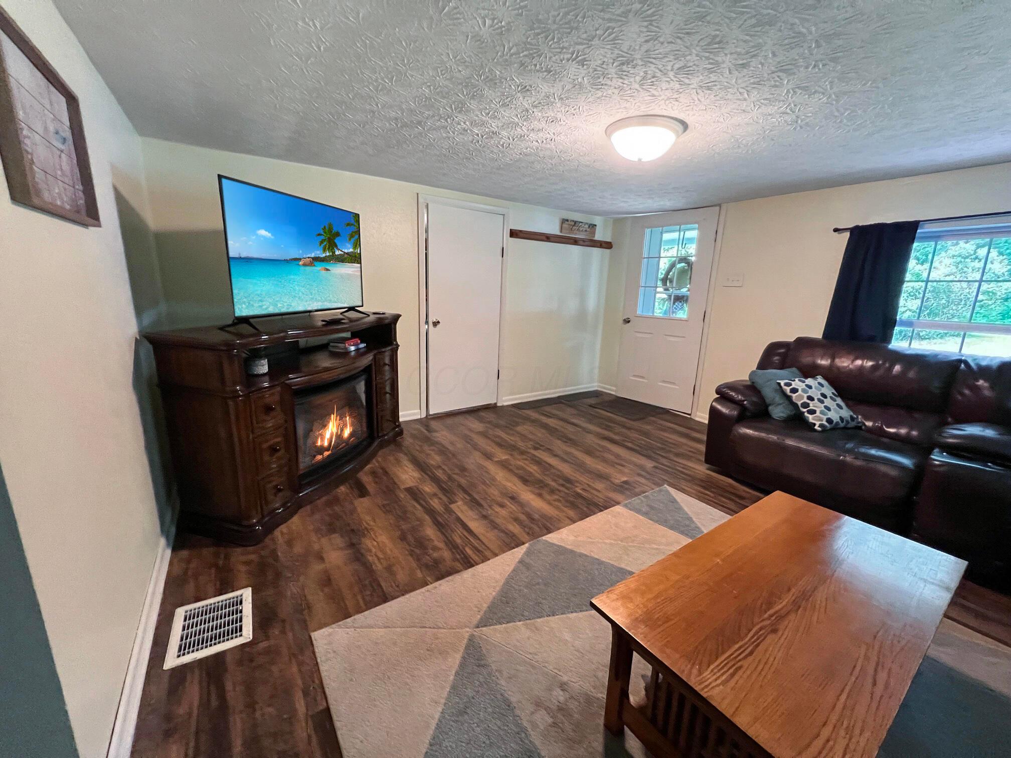 988 Connett Road Property Photo 8