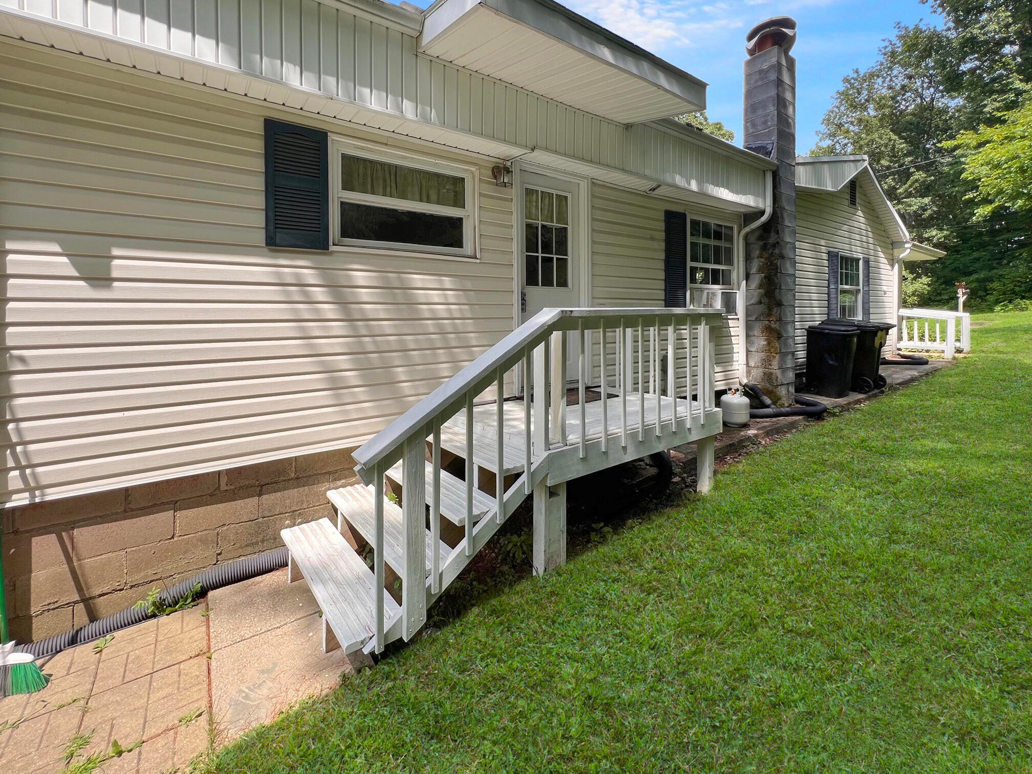 988 Connett Road Property Photo 23
