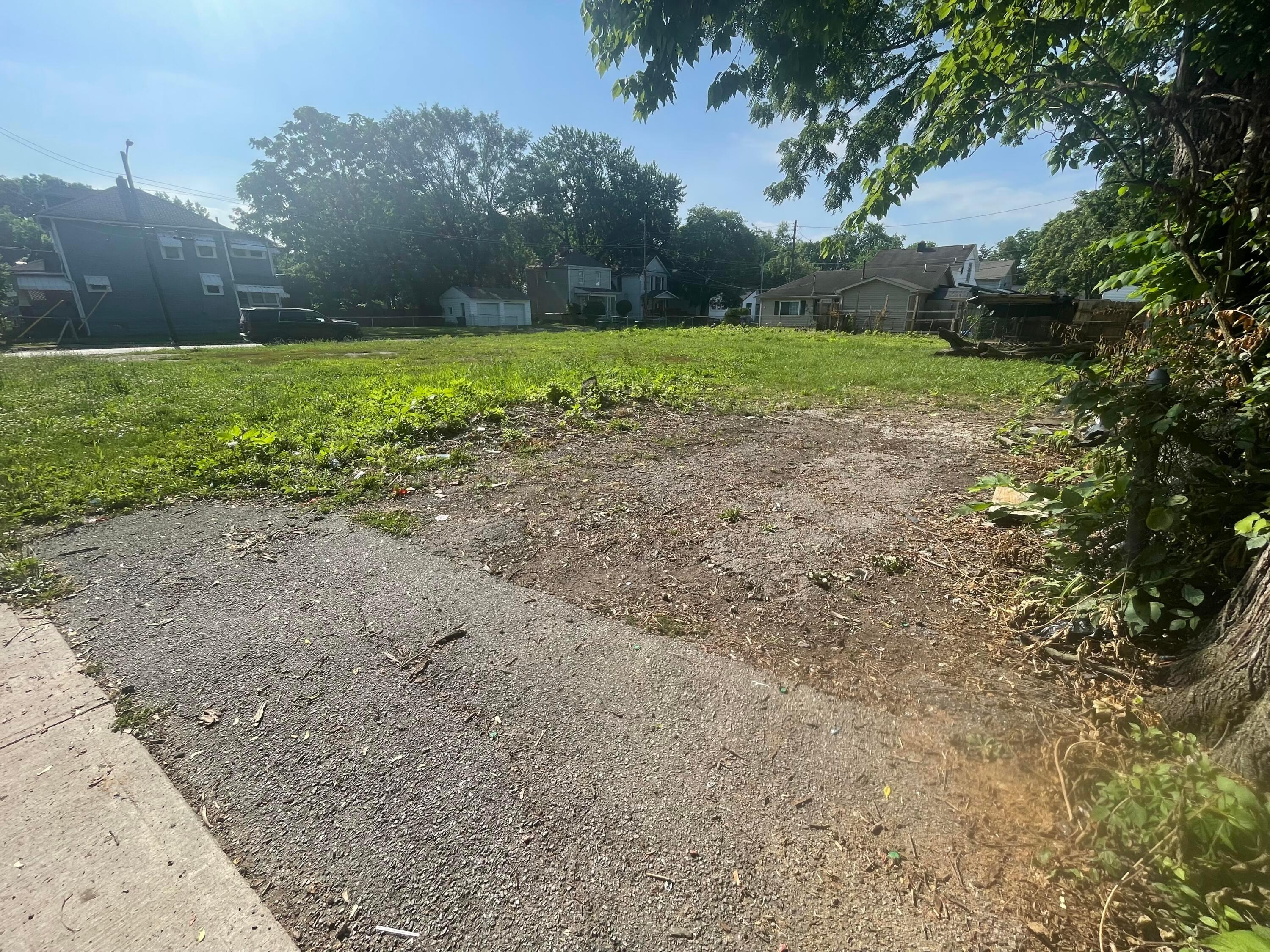 1989 Doren Avenue Property Photo 4