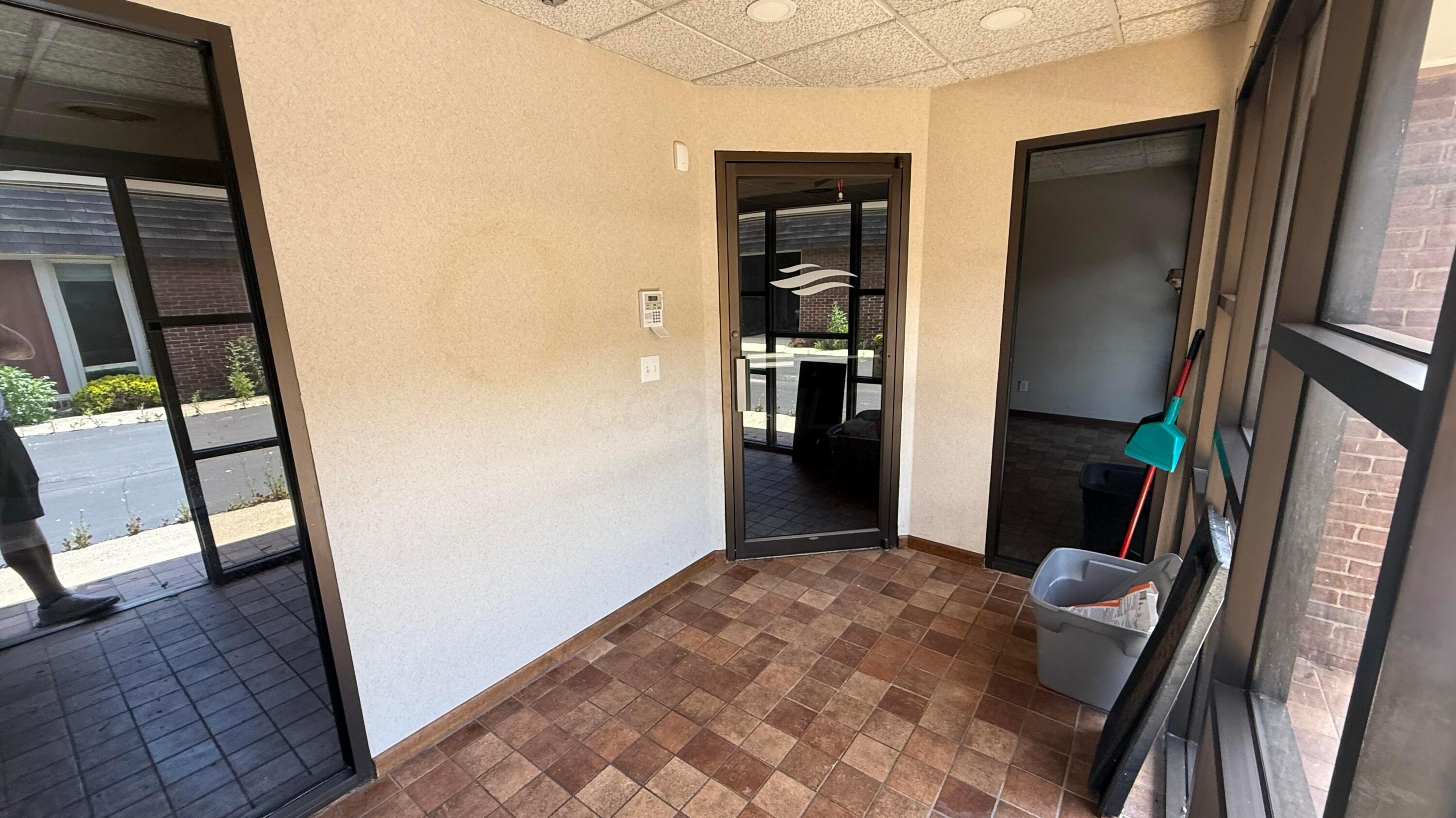 454 E Center Street Property Photo 6